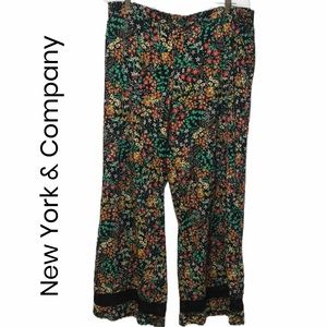 NY & Company Wide Leg Floral Pant with Lace Hem XL